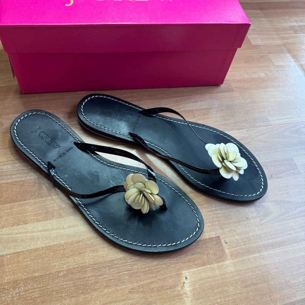 J.Crew posie capri sandals black with beige flower size 8 flat flip flops
